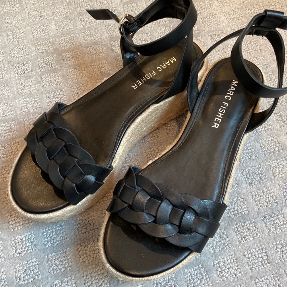 Casual sandals Marc fisher just 2 uses